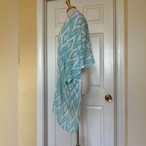 ⚫️ BOGO Blue and white Chico light weight wrap S/M